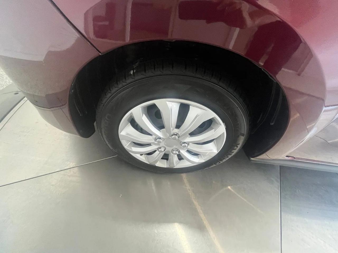 Mitsubishi Mirage ES CVT 2024