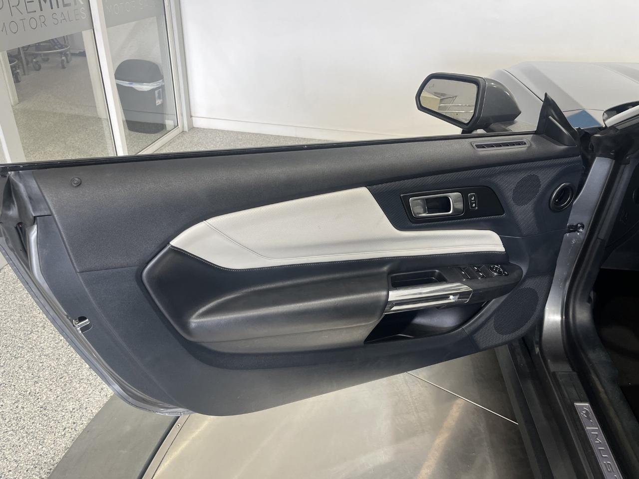 Ford Mustang EcoBoost Premium Convertible 2024