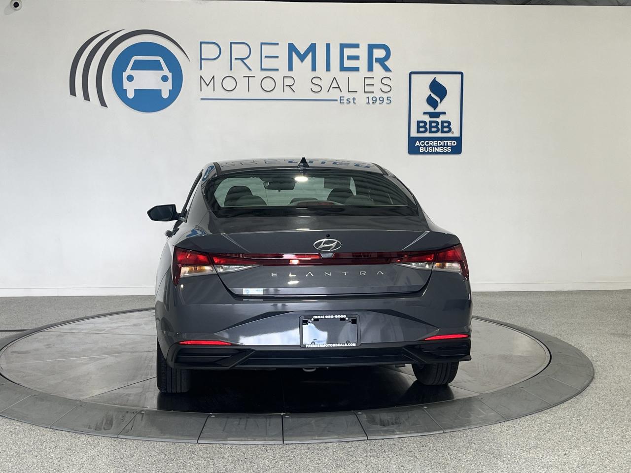 Hyundai Elantra SE 2023