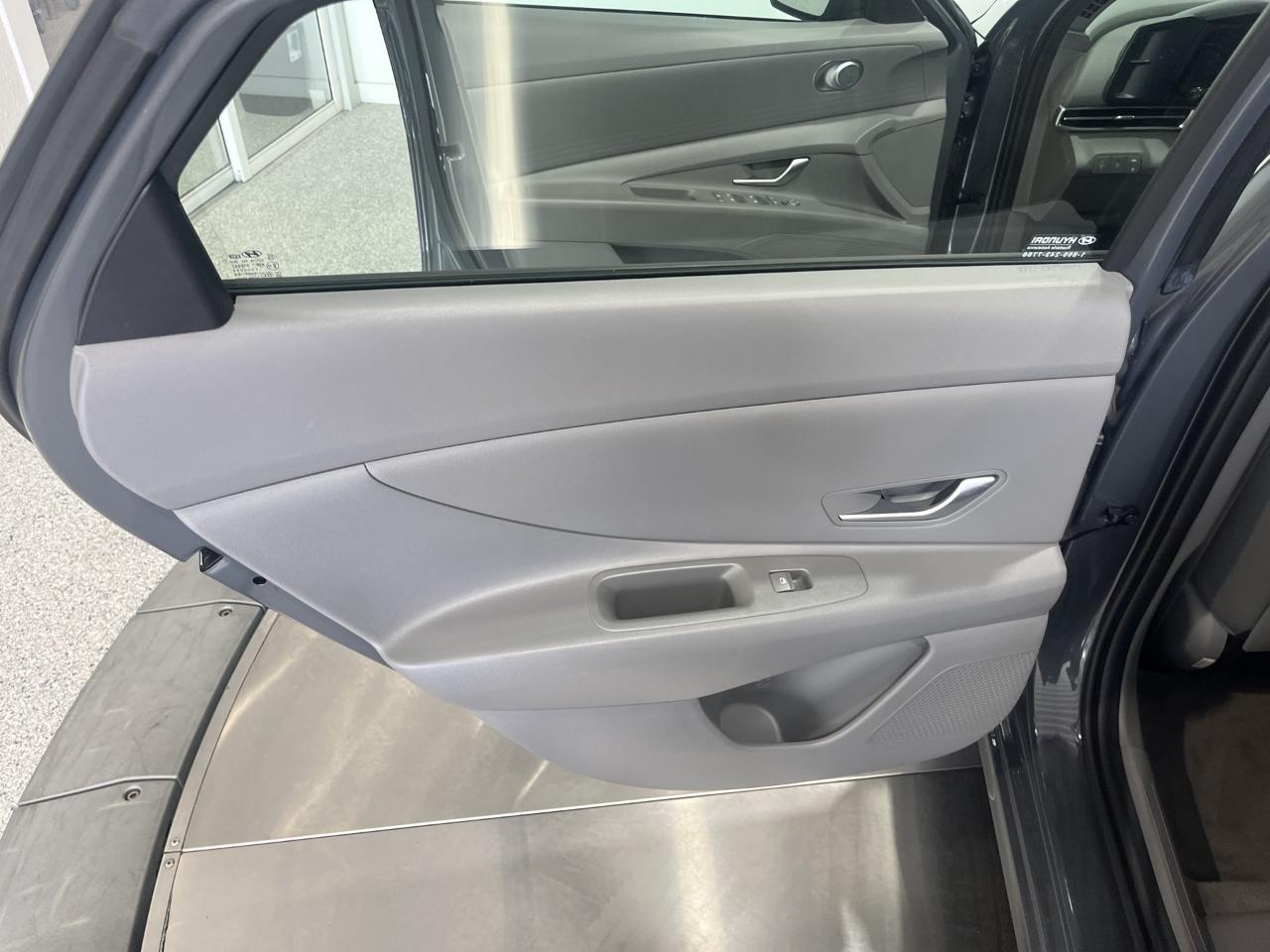 Hyundai Elantra SE 2023