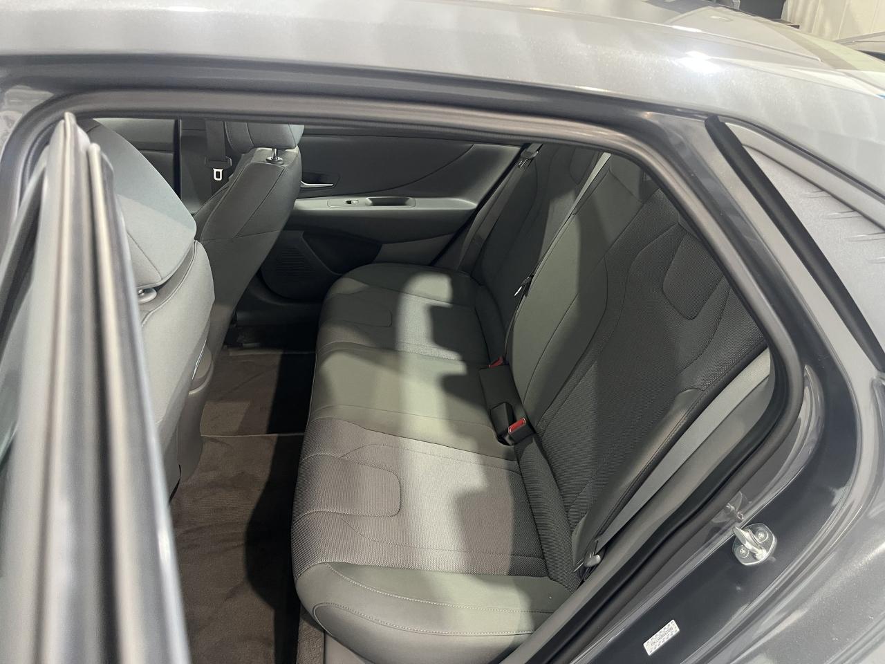 Hyundai Elantra SE 2023