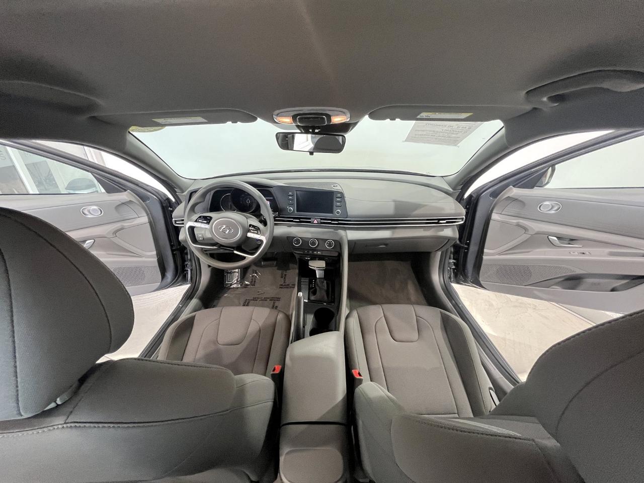 Hyundai Elantra SE 2023