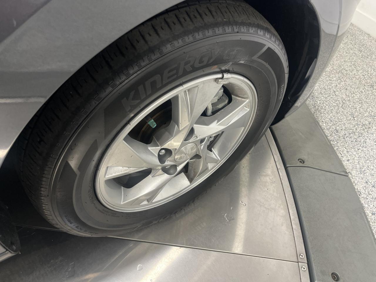 Hyundai Elantra SE 2023