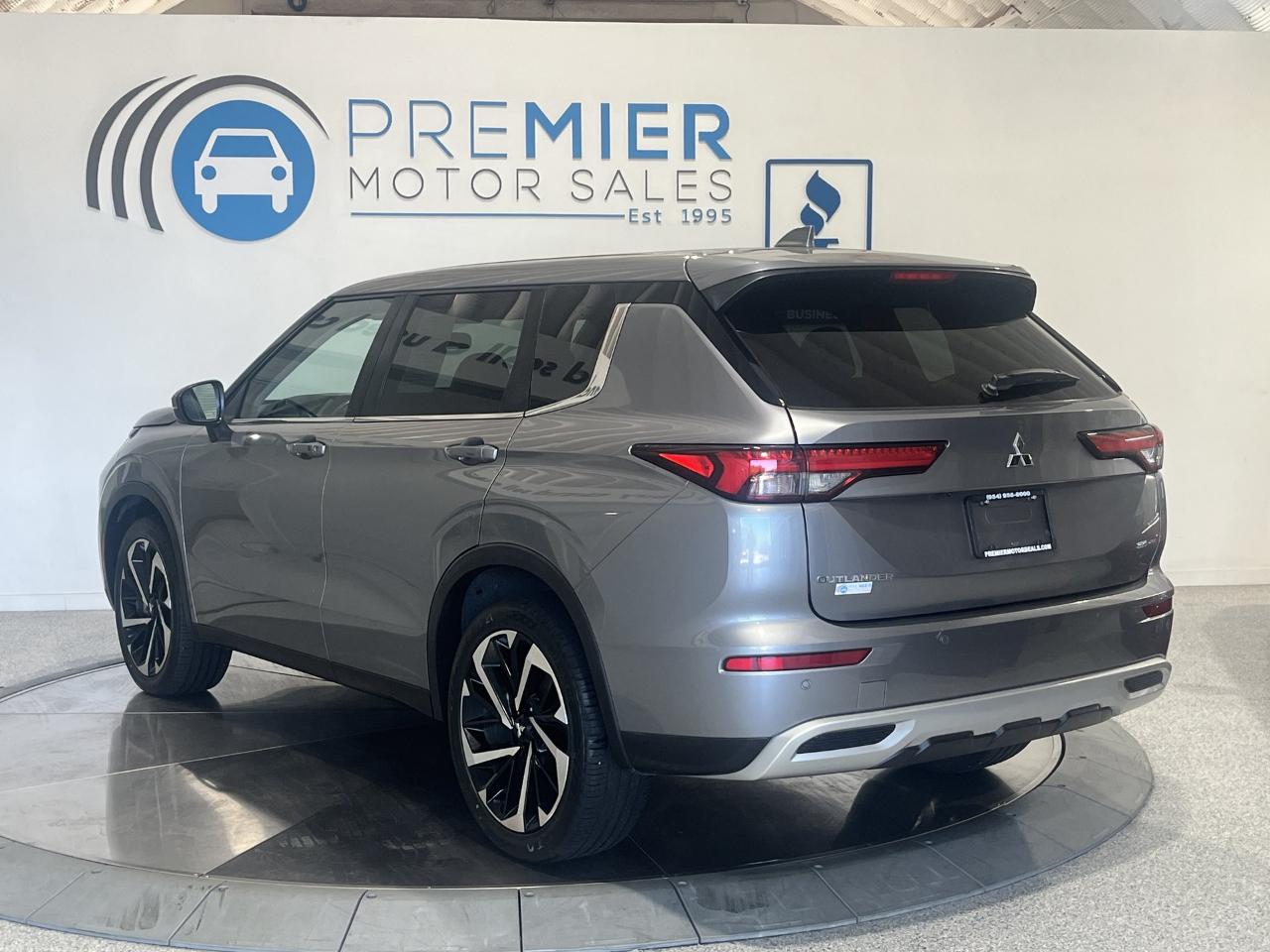 Mitsubishi Outlander SE 2WD 2023