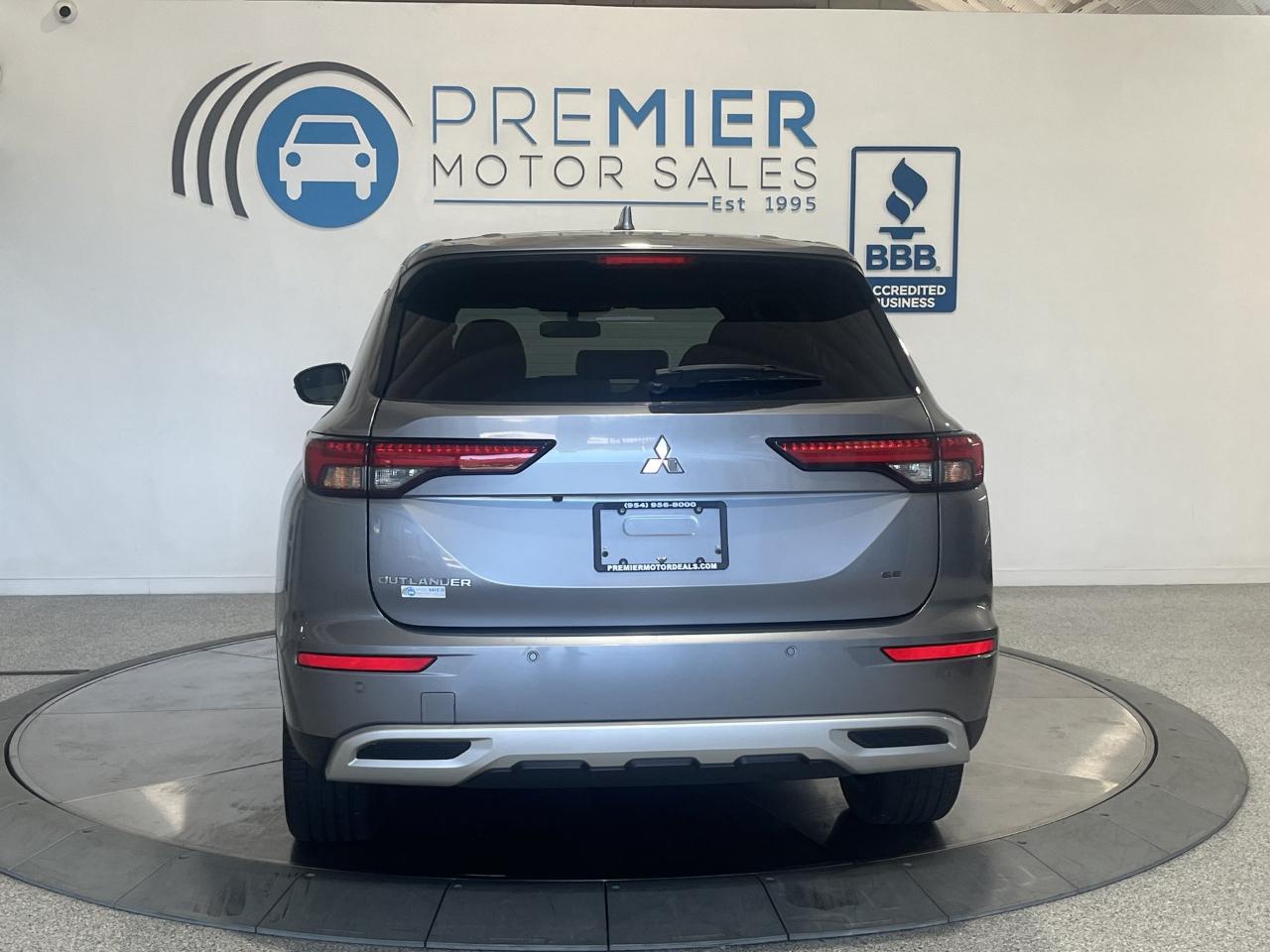 Mitsubishi Outlander SE 2WD 2023