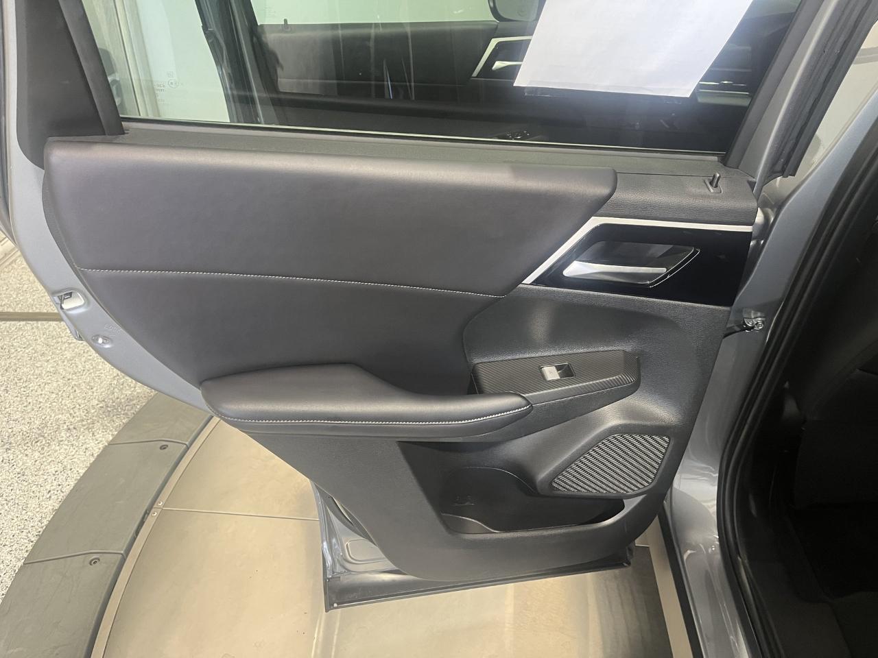 Mitsubishi Outlander SE 2WD 2023