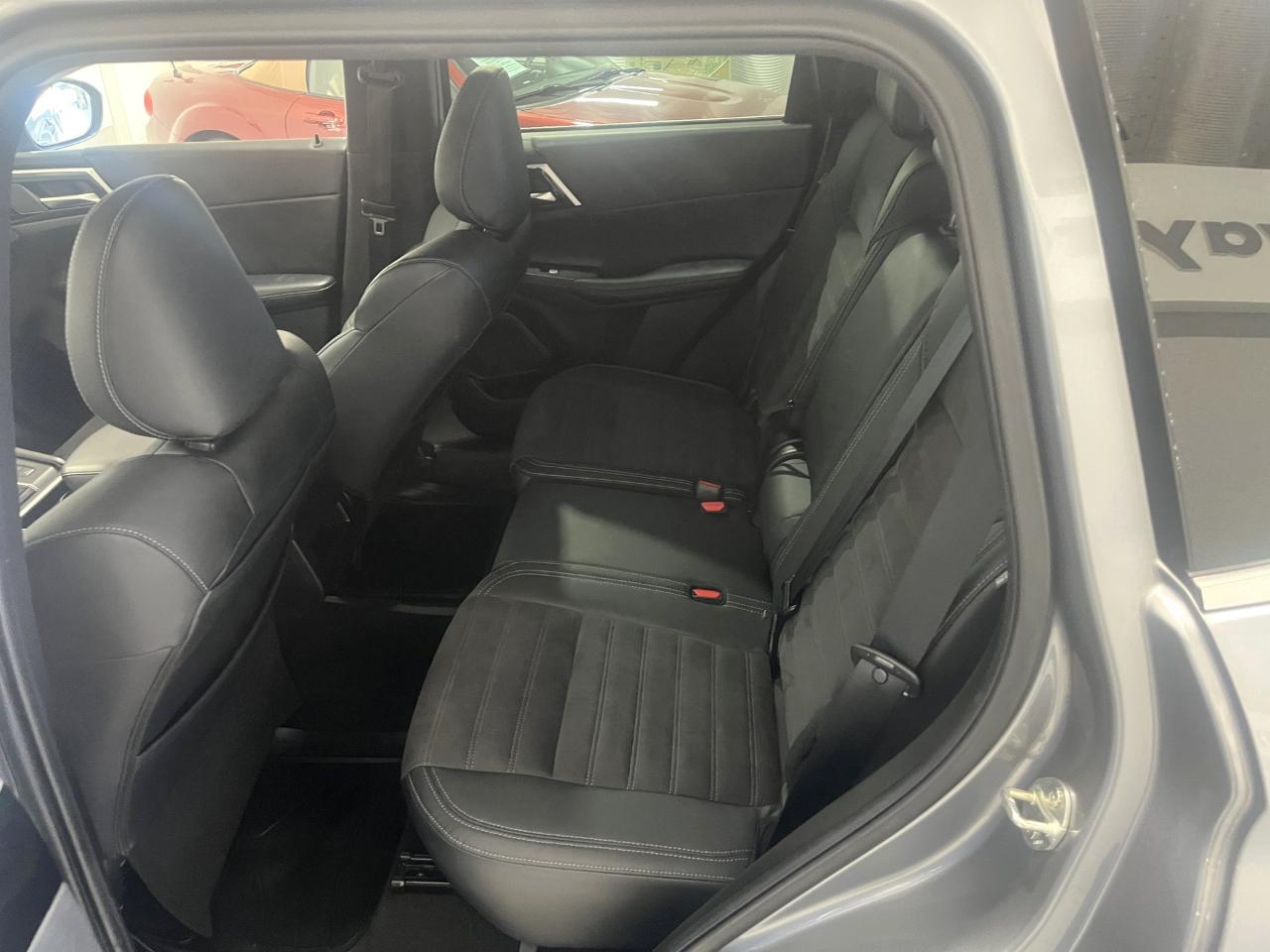 Mitsubishi Outlander SE 2WD 2023