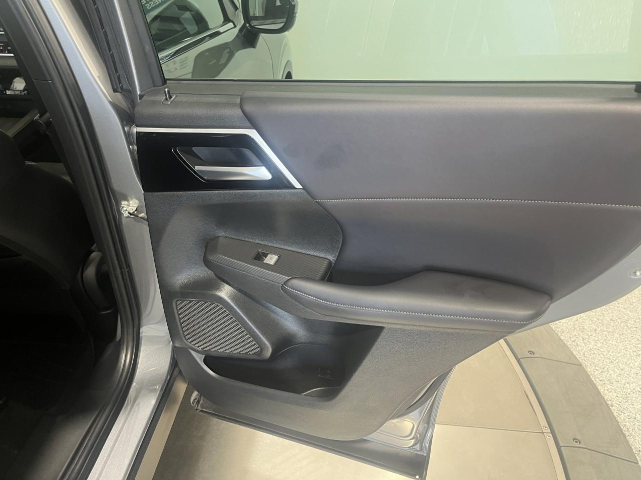 Mitsubishi Outlander SE 2WD 2023