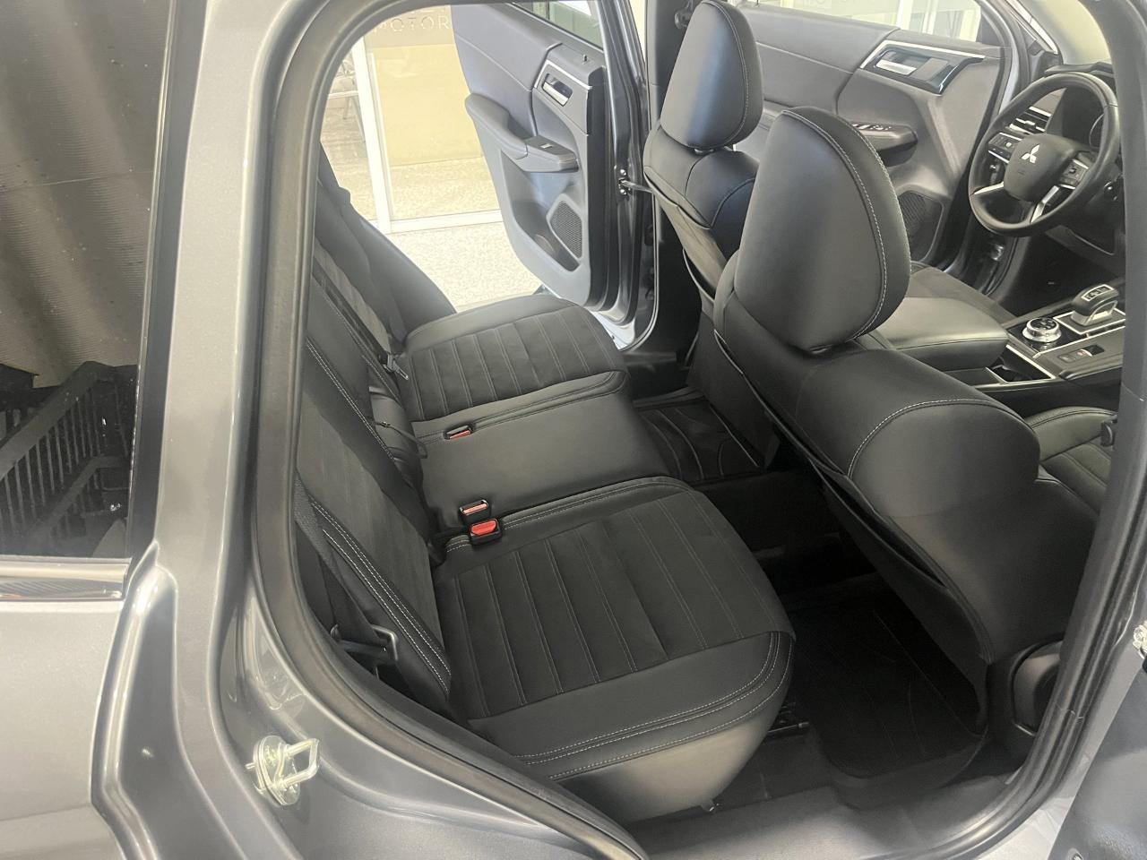 Mitsubishi Outlander SE 2WD 2023