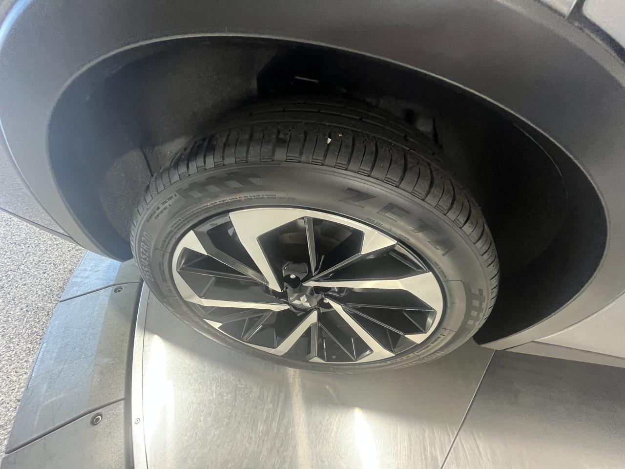 Mitsubishi Outlander SE 2WD 2023