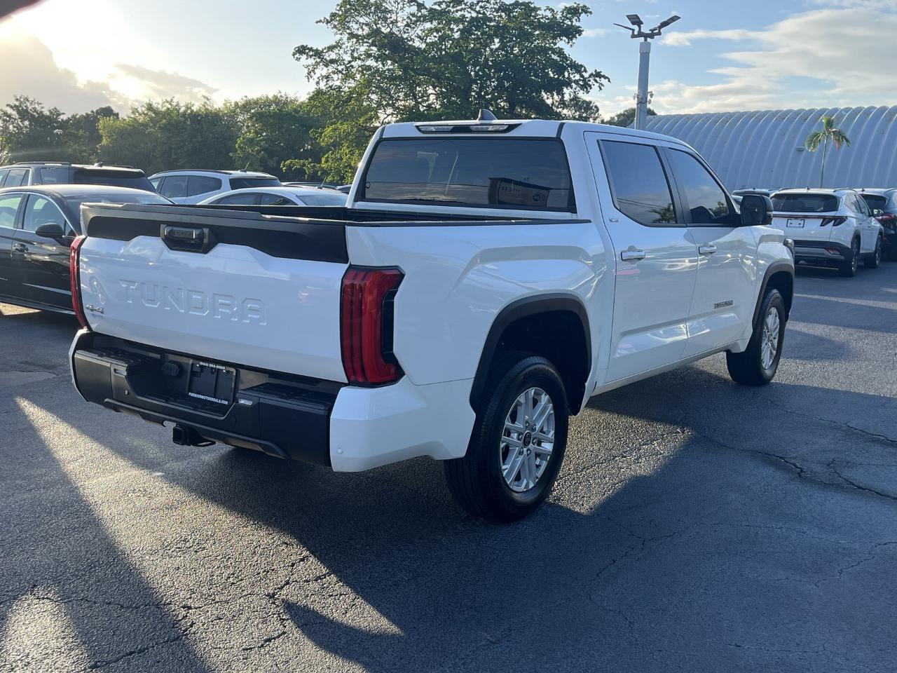 Toyota Tundra SR5 CrewMax 4WD 2024