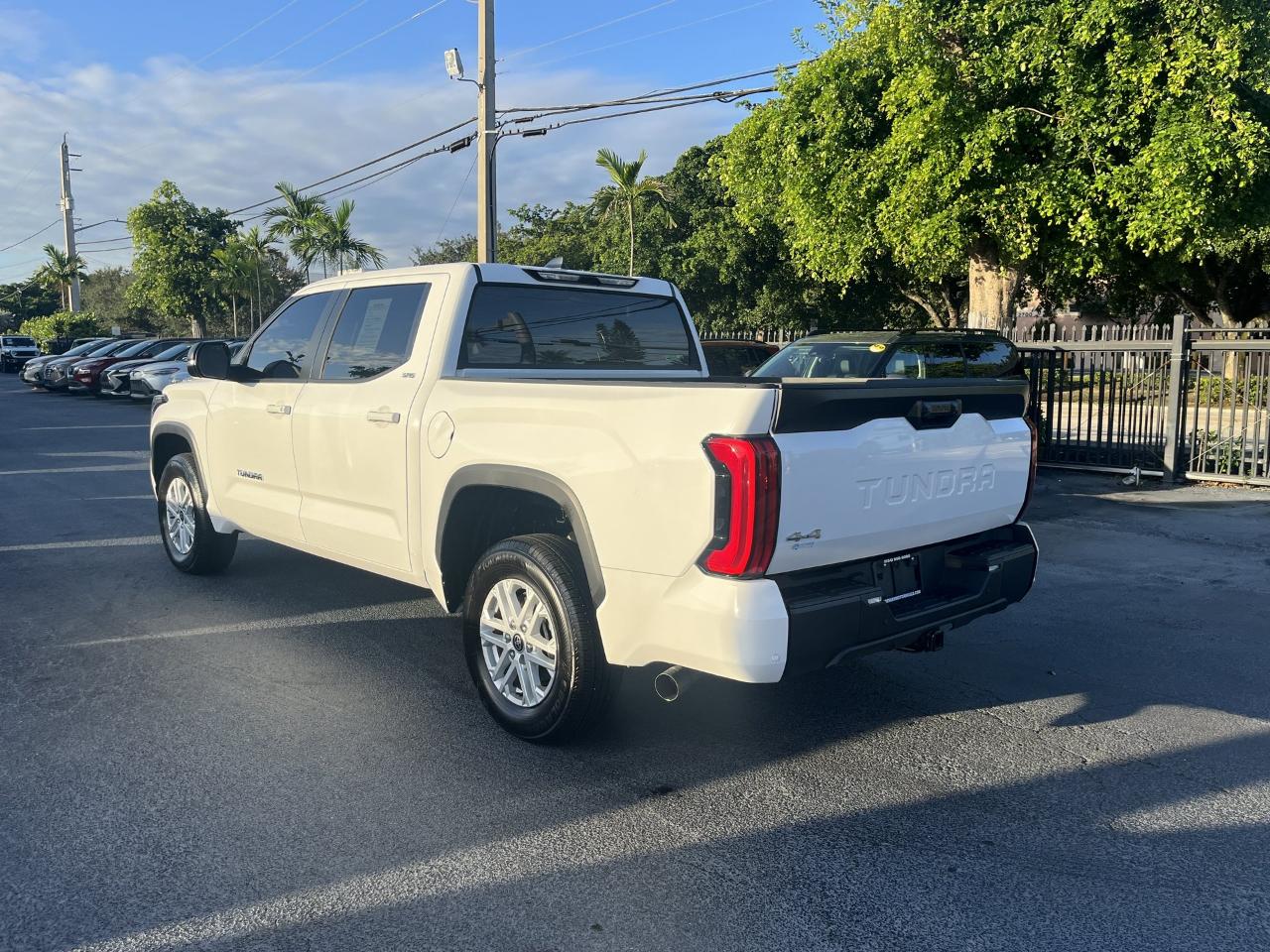 Toyota Tundra SR5 CrewMax 4WD 2024