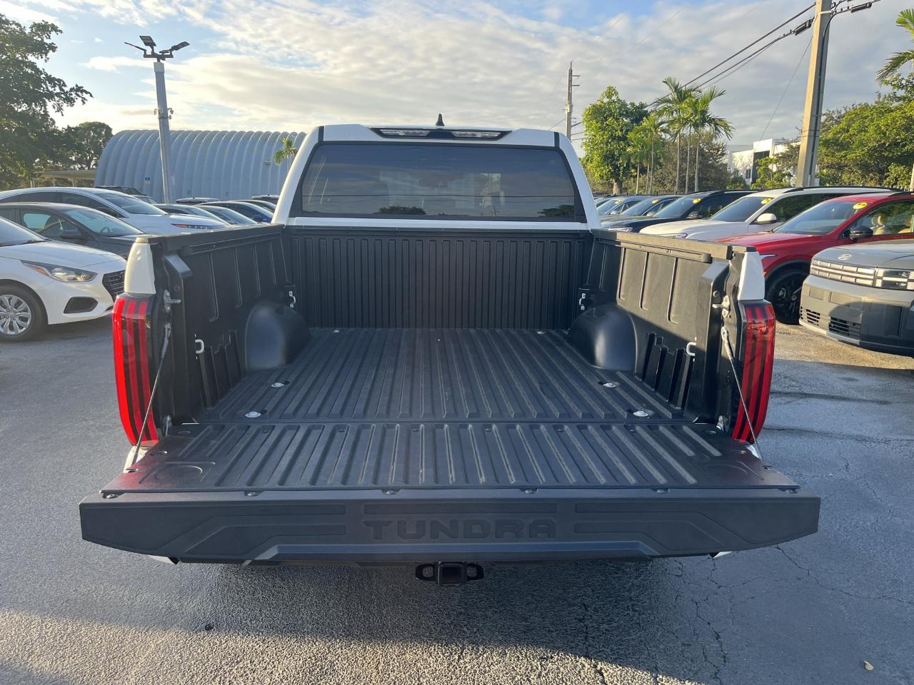 Toyota Tundra SR5 CrewMax 4WD 2024
