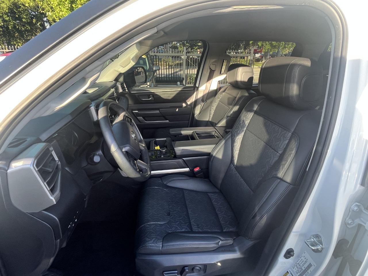 Toyota Tundra SR5 CrewMax 4WD 2024