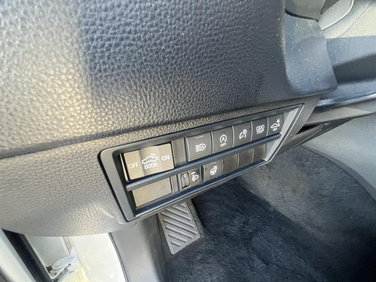 Toyota Tundra SR5 CrewMax 4WD 2024