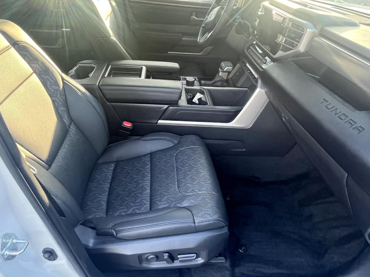 Toyota Tundra SR5 CrewMax 4WD 2024