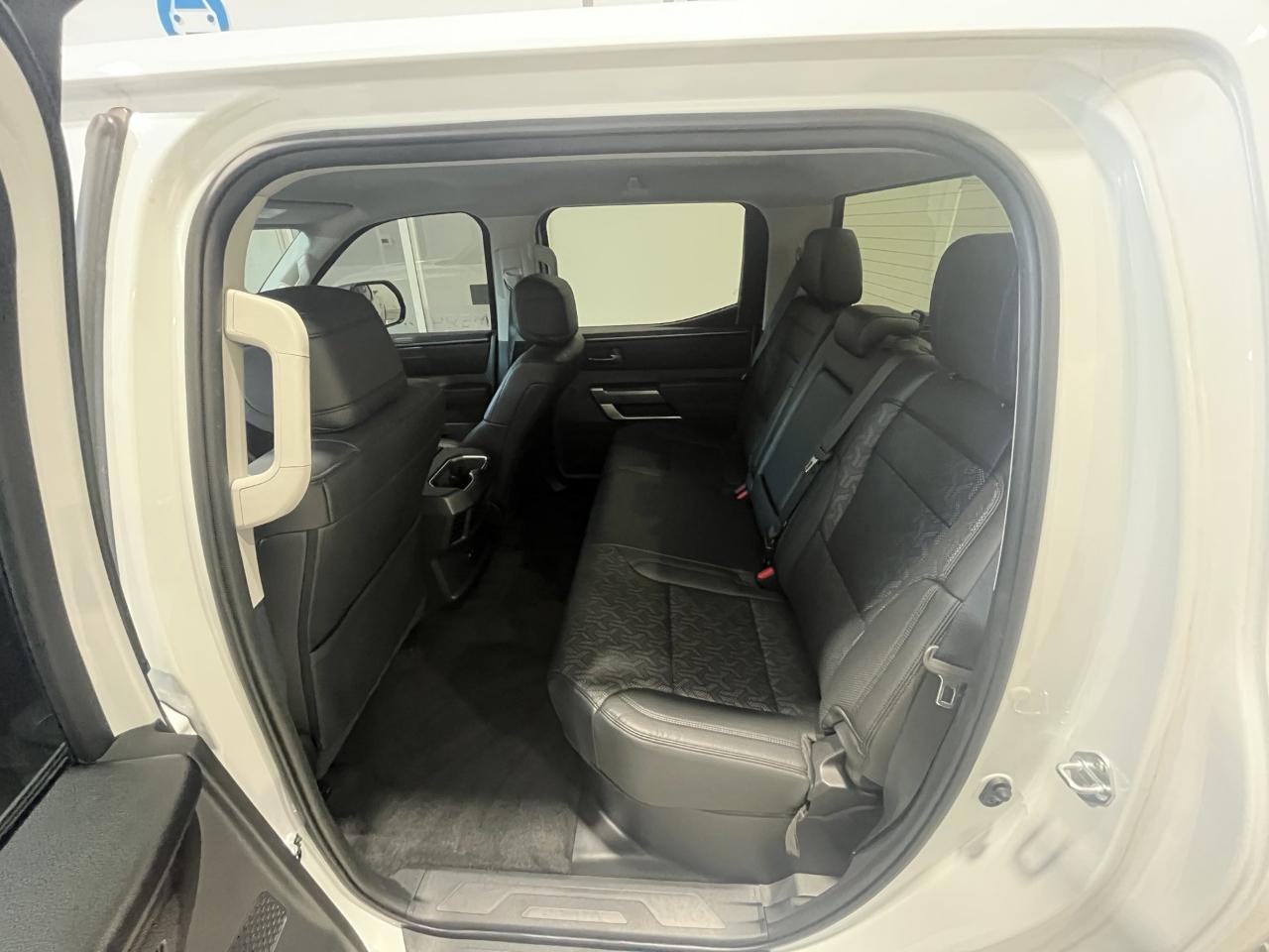 Toyota Tundra SR5 CrewMax 4WD 2024