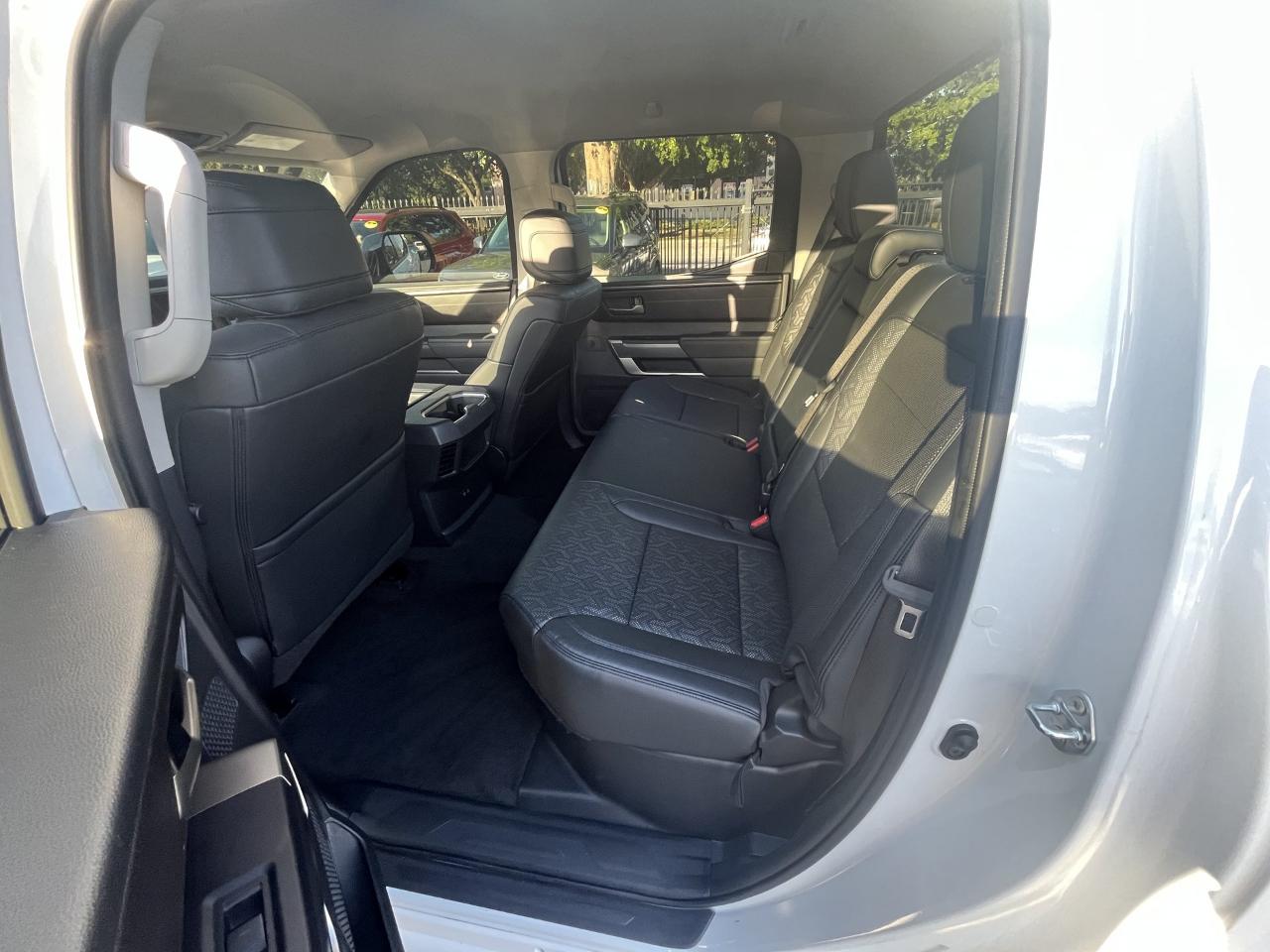 Toyota Tundra SR5 CrewMax 4WD 2024