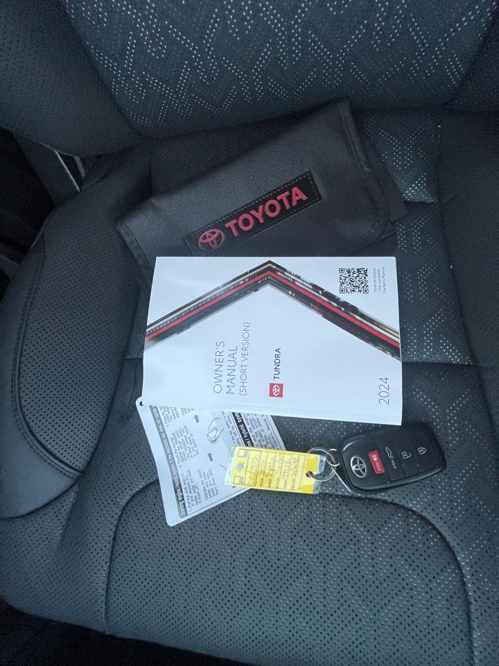 Toyota Tundra SR5 CrewMax 4WD 2024