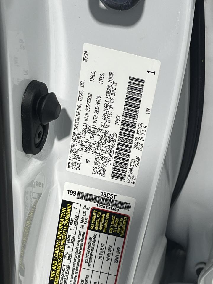 Toyota Tundra SR5 CrewMax 4WD 2024