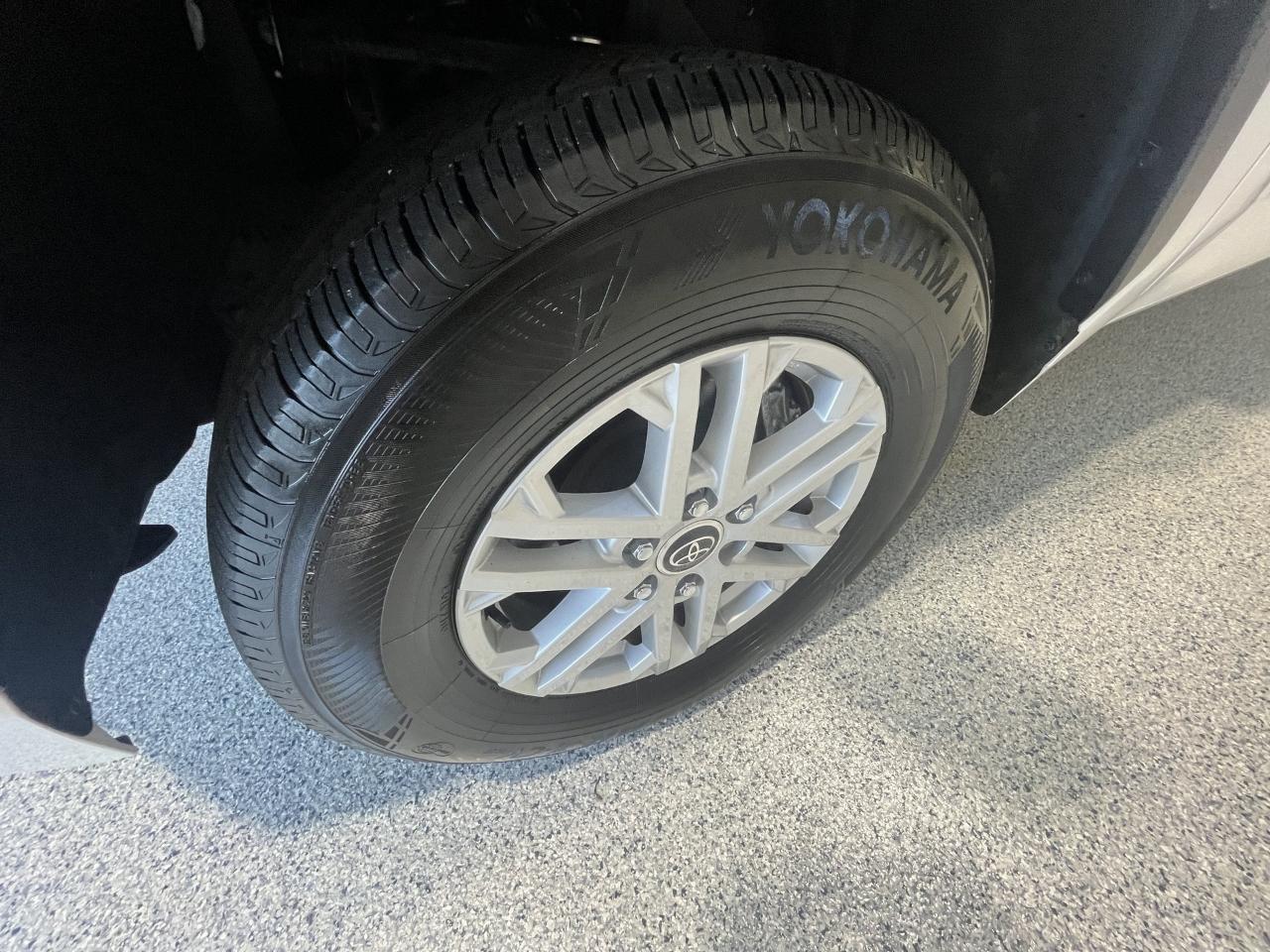 Toyota Tundra SR5 CrewMax 4WD 2024