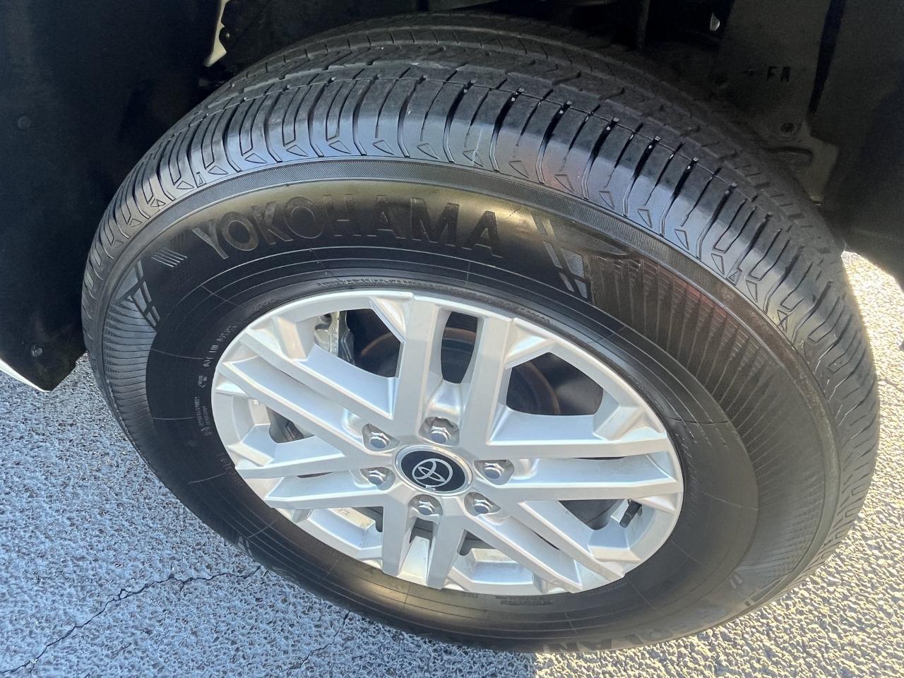 Toyota Tundra SR5 CrewMax 4WD 2024