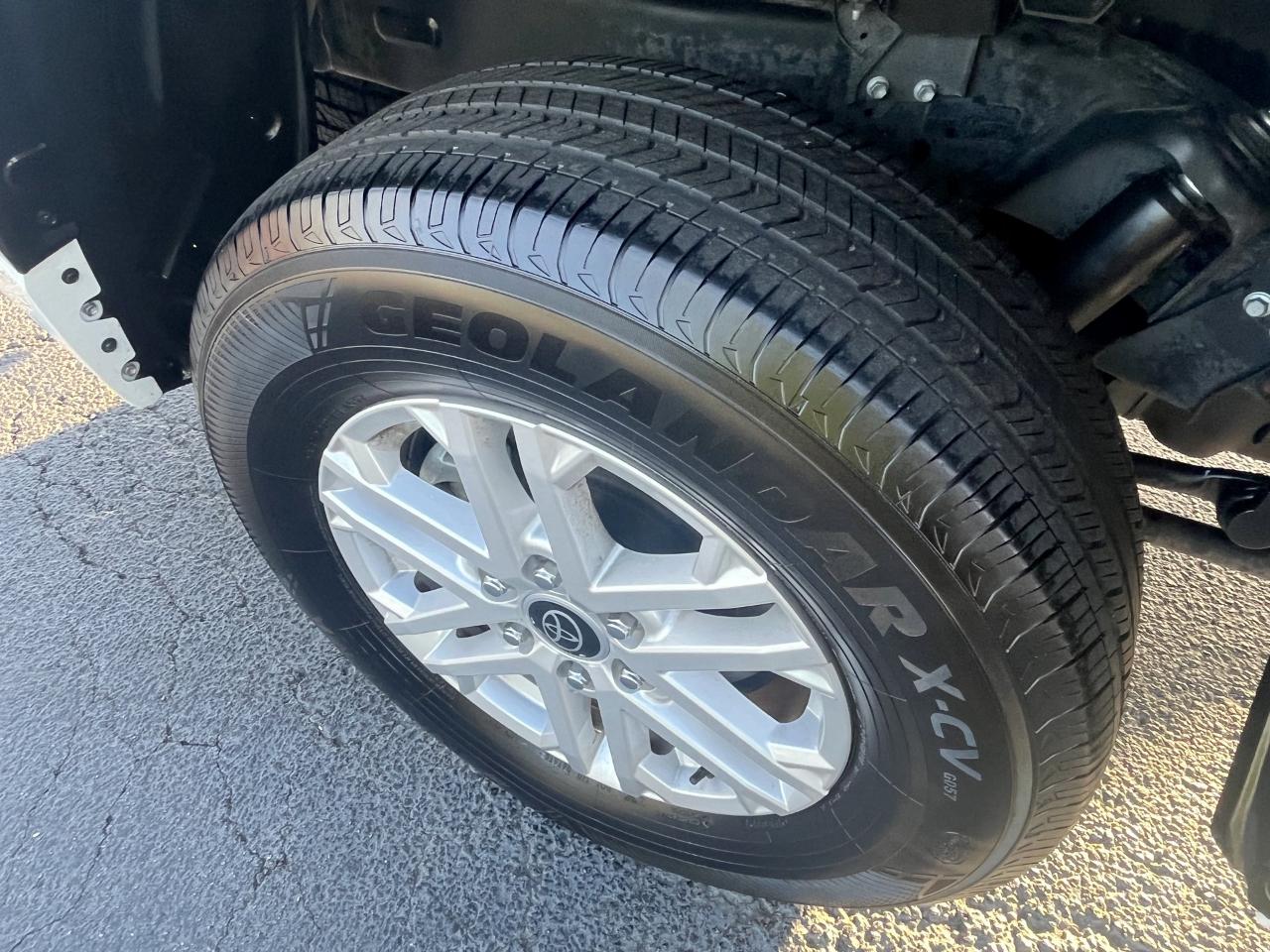 Toyota Tundra SR5 CrewMax 4WD 2024