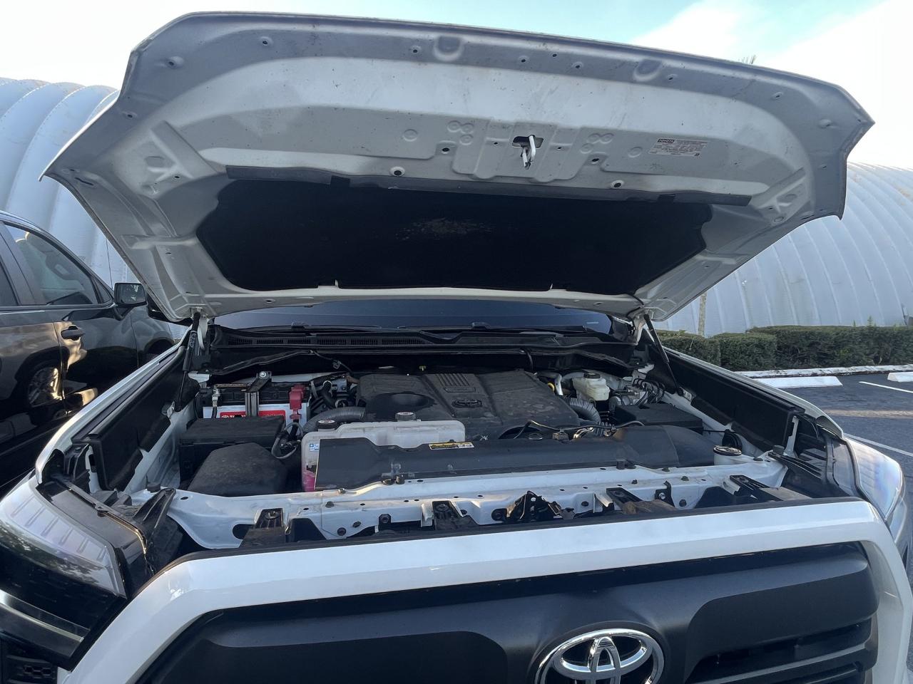 Toyota Tundra SR5 CrewMax 4WD 2024