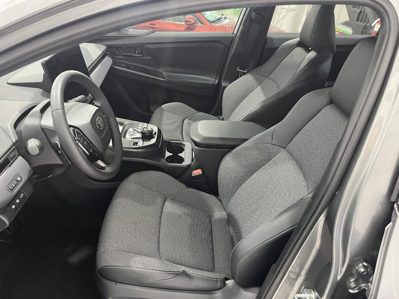 Toyota bZ XLE Plus 2026