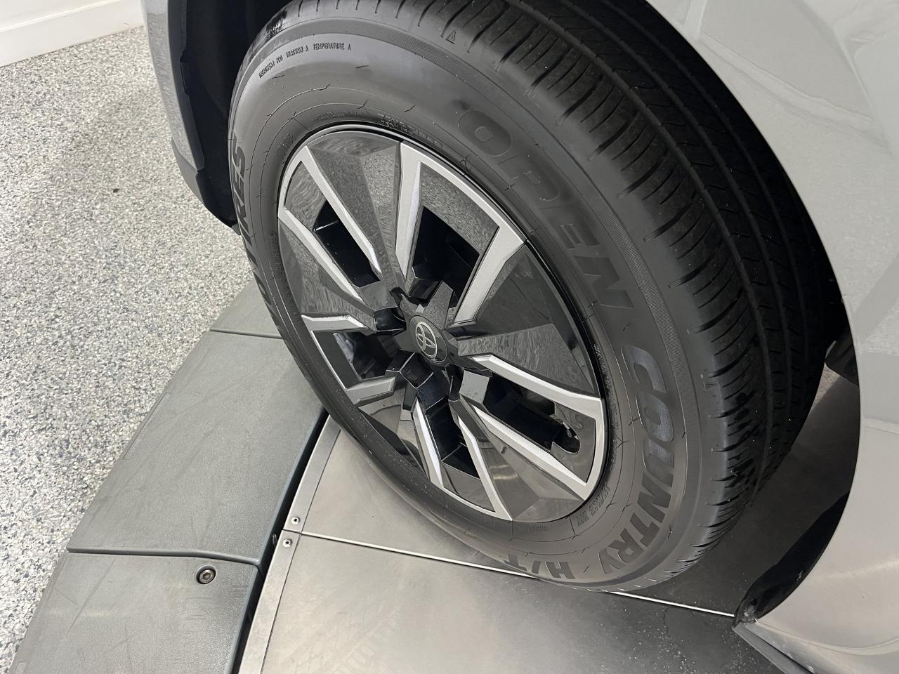 Toyota bZ XLE Plus 2026