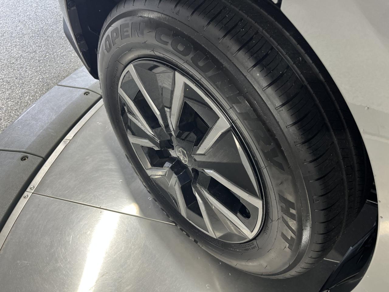 Toyota bZ XLE Plus 2026