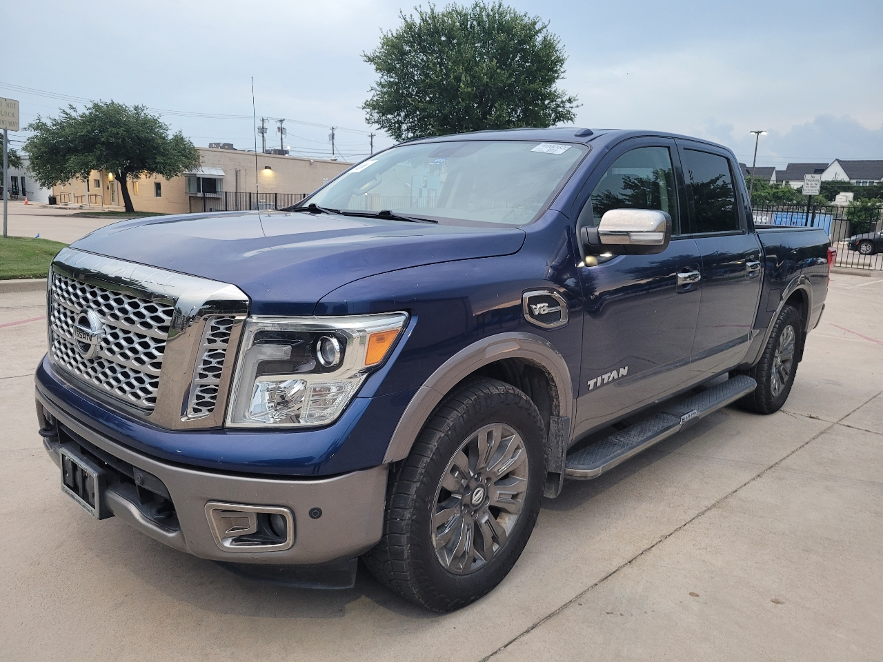 Nissan Titan Platinum Reserve Crew Cab 2WD 2017 Nissan Titan Platinum Reserve Crew Cab 2WD 2017
