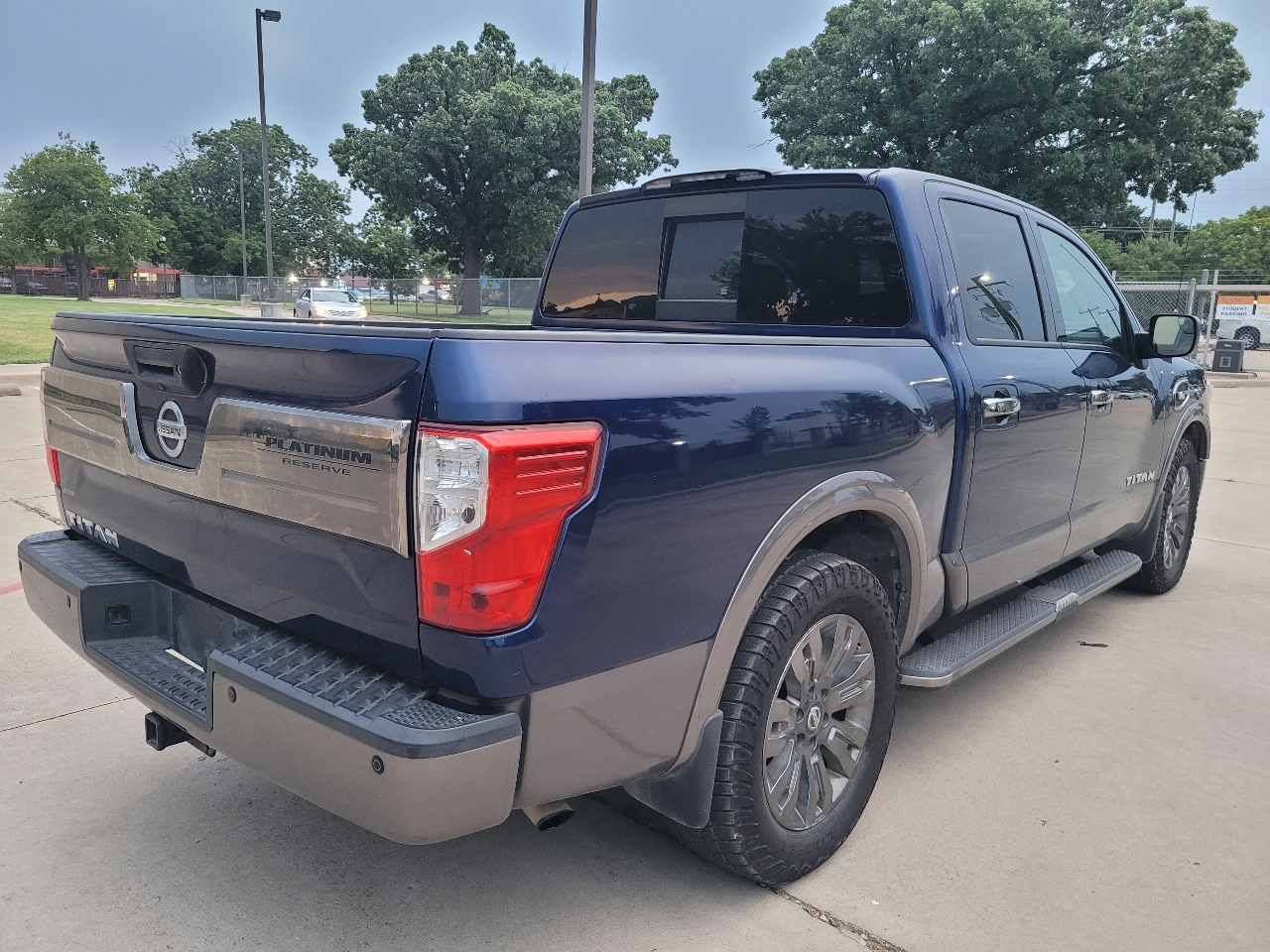 Nissan Titan Platinum Reserve Crew Cab 2WD 2017 Nissan Titan Platinum Reserve Crew Cab 2WD 2017