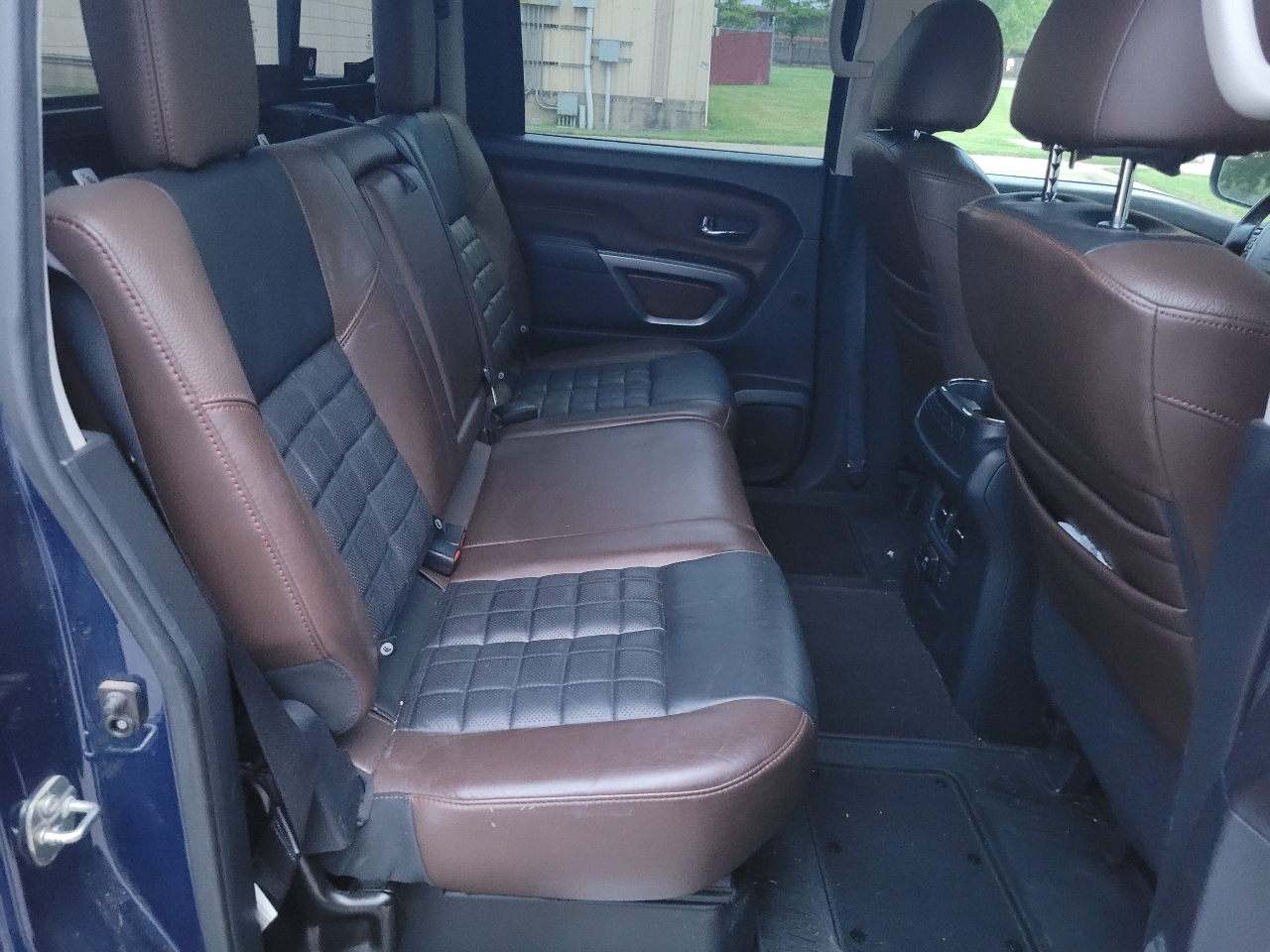 Nissan Titan Platinum Reserve Crew Cab 2WD 2017 Nissan Titan Platinum Reserve Crew Cab 2WD 2017