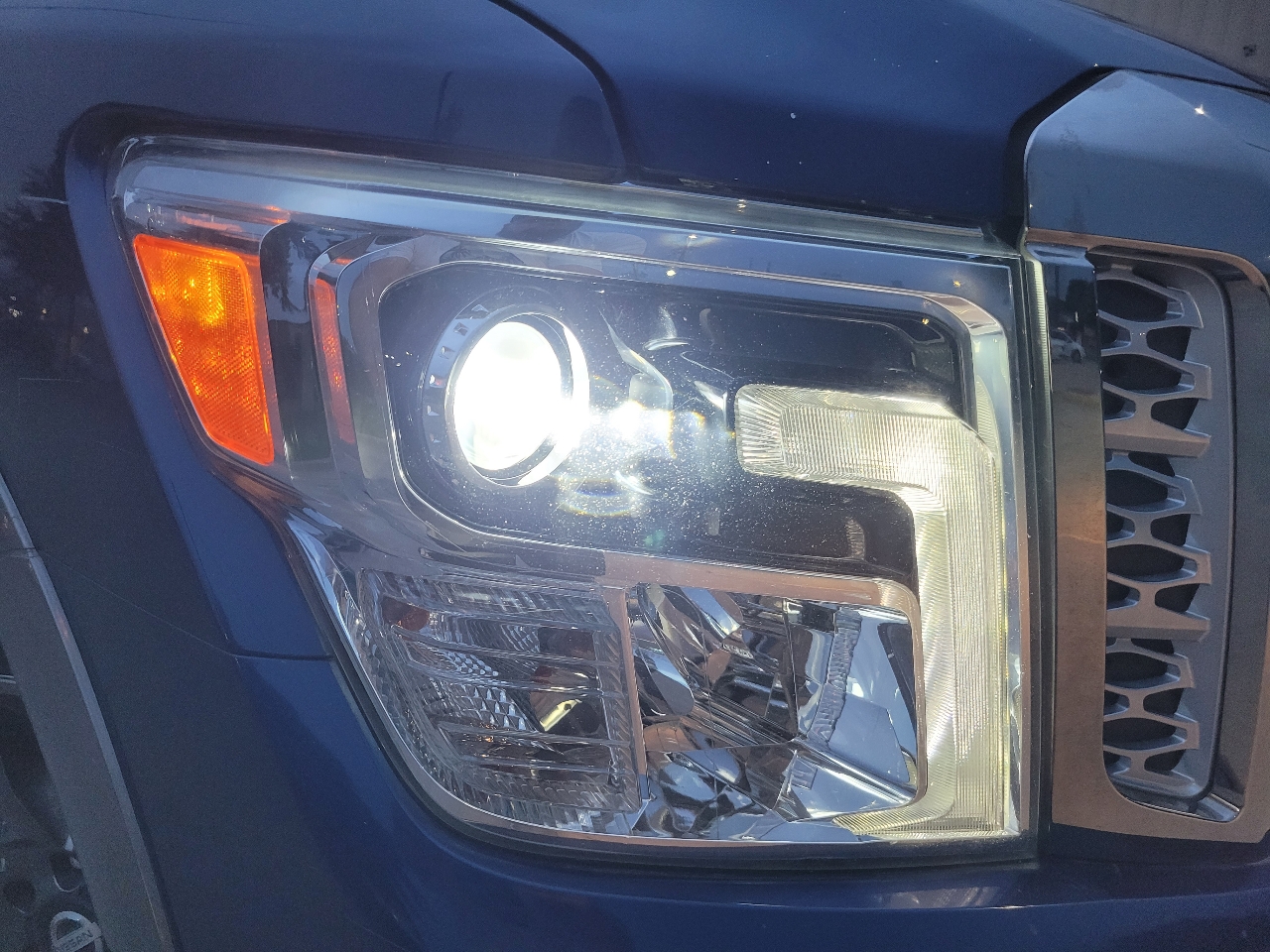 Nissan Titan Platinum Reserve Crew Cab 2WD 2017 Nissan Titan Platinum Reserve Crew Cab 2WD 2017