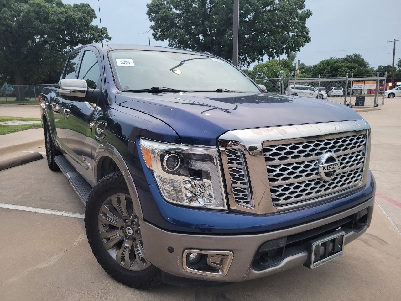 Nissan Titan Platinum Reserve Crew Cab 2WD 2017 Nissan Titan Platinum Reserve Crew Cab 2WD 2017