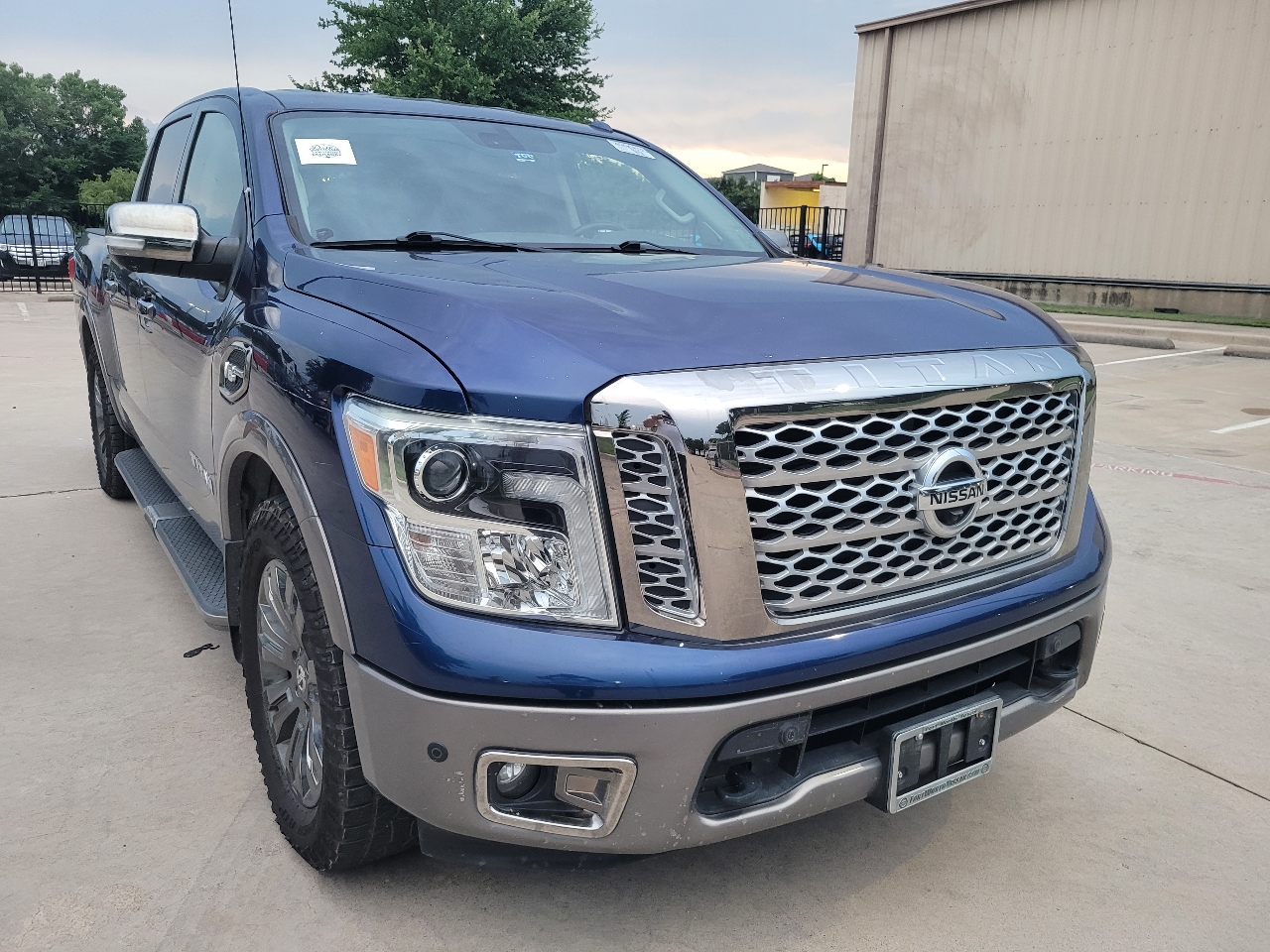 Nissan Titan Platinum Reserve Crew Cab 2WD 2017 Nissan Titan Platinum Reserve Crew Cab 2WD 2017