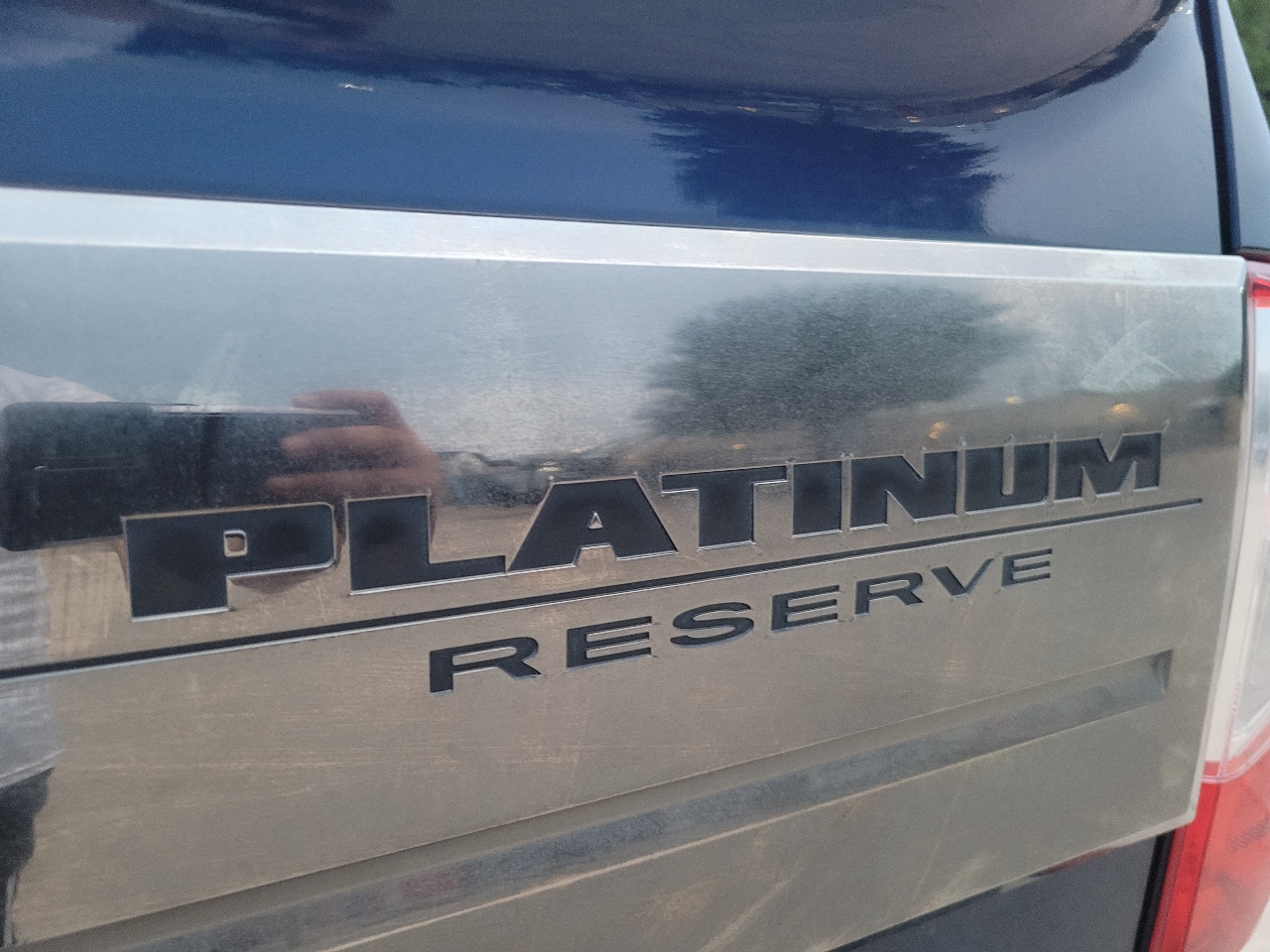 Nissan Titan Platinum Reserve Crew Cab 2WD 2017 Nissan Titan Platinum Reserve Crew Cab 2WD 2017