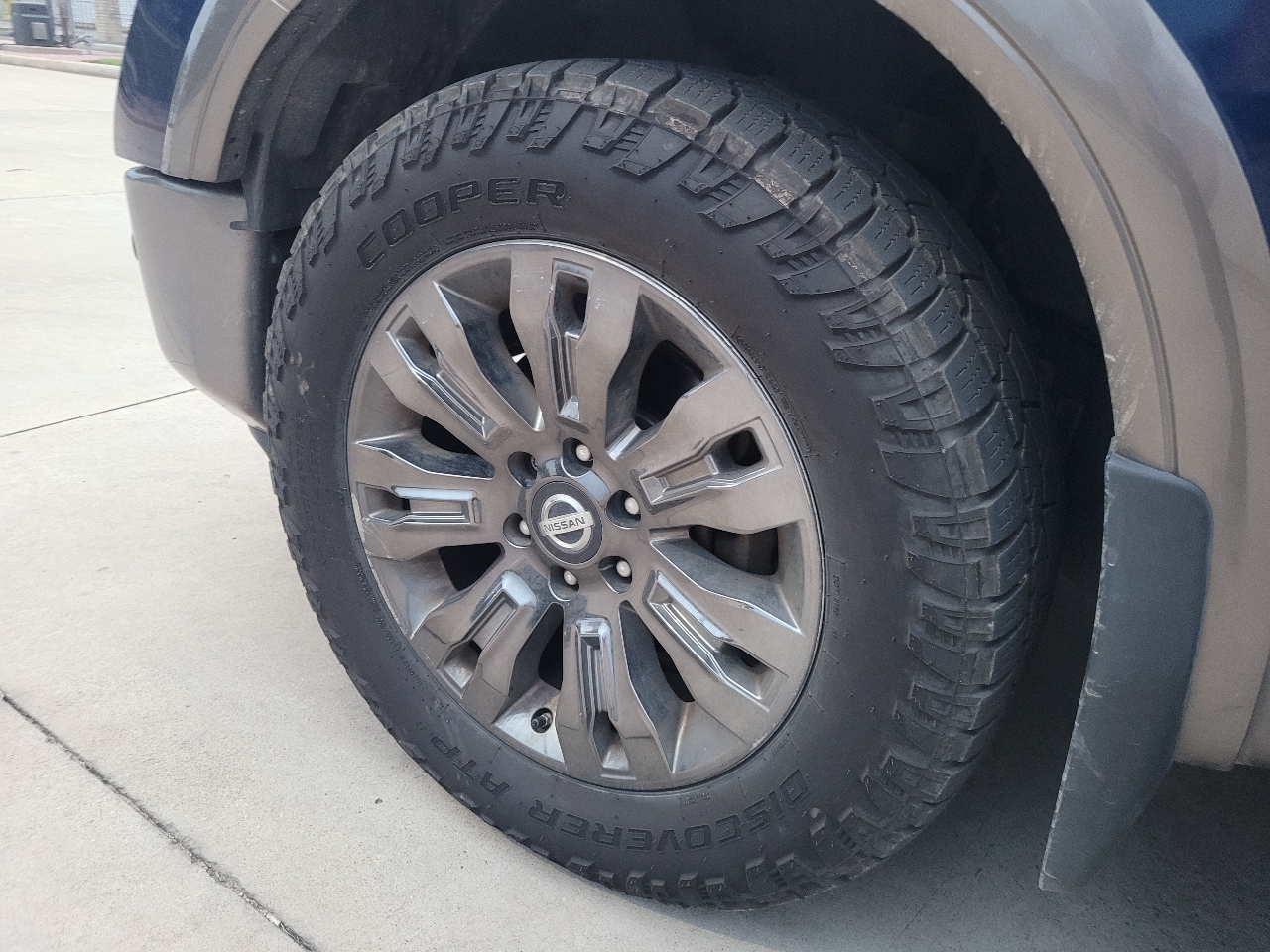 Nissan Titan Platinum Reserve Crew Cab 2WD 2017 Nissan Titan Platinum Reserve Crew Cab 2WD 2017