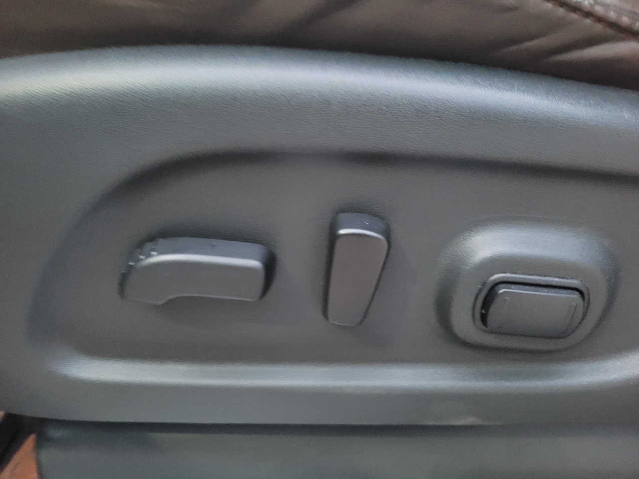 Nissan Titan Platinum Reserve Crew Cab 2WD 2017 Nissan Titan Platinum Reserve Crew Cab 2WD 2017