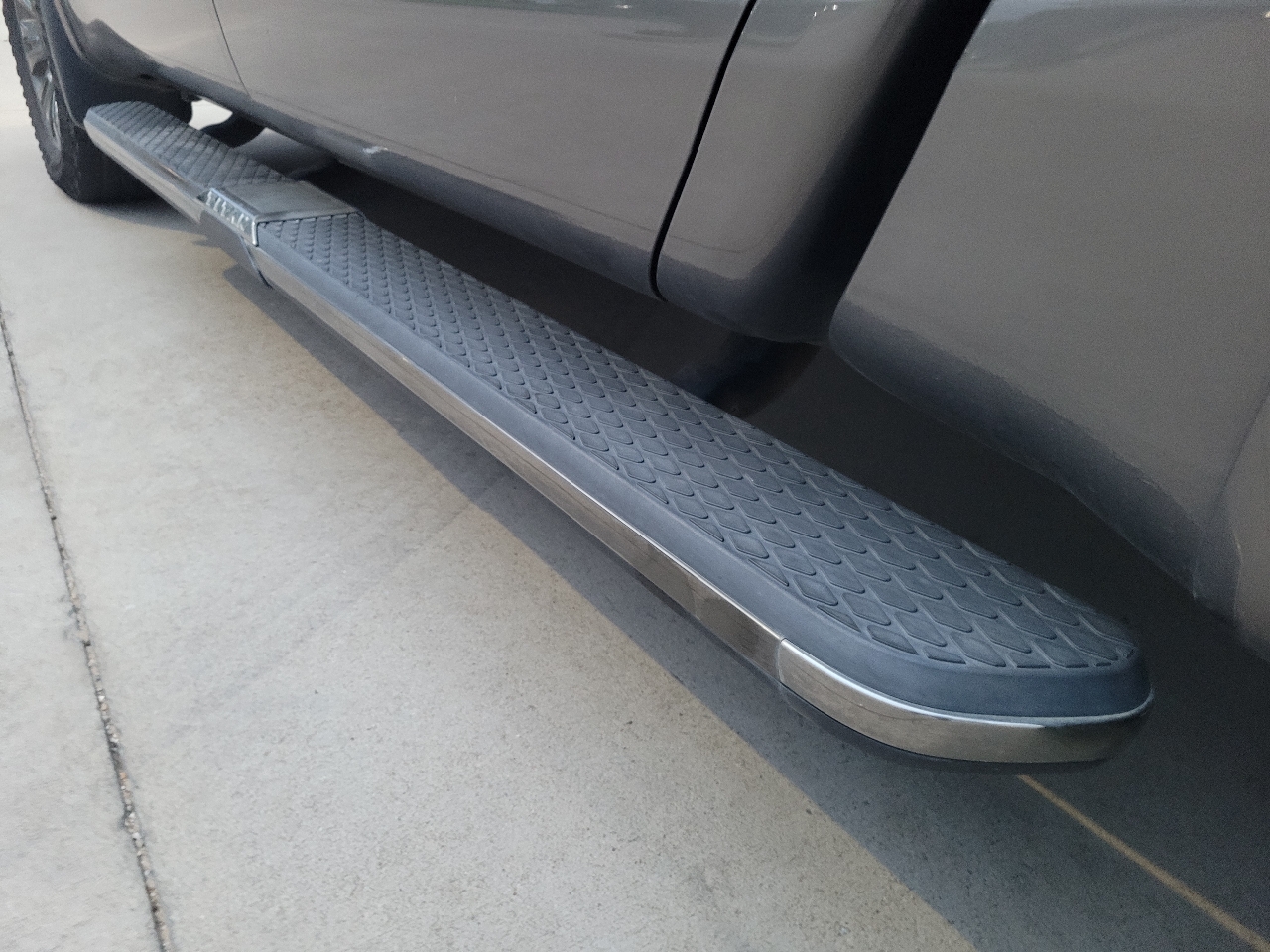 Nissan Titan Platinum Reserve Crew Cab 2WD 2017 Nissan Titan Platinum Reserve Crew Cab 2WD 2017