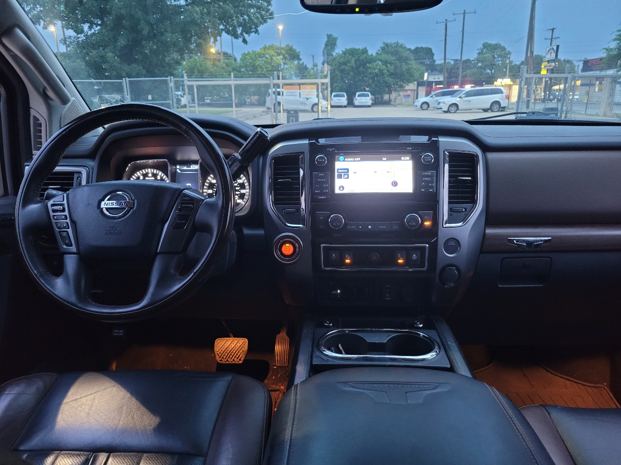 Nissan Titan Platinum Reserve Crew Cab 2WD 2017 Nissan Titan Platinum Reserve Crew Cab 2WD 2017