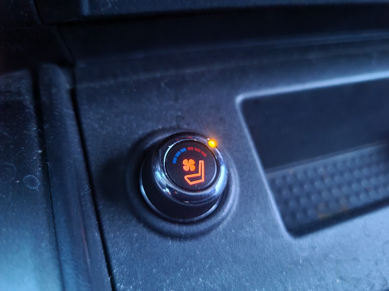 Nissan Titan Platinum Reserve Crew Cab 2WD 2017 Nissan Titan Platinum Reserve Crew Cab 2WD 2017