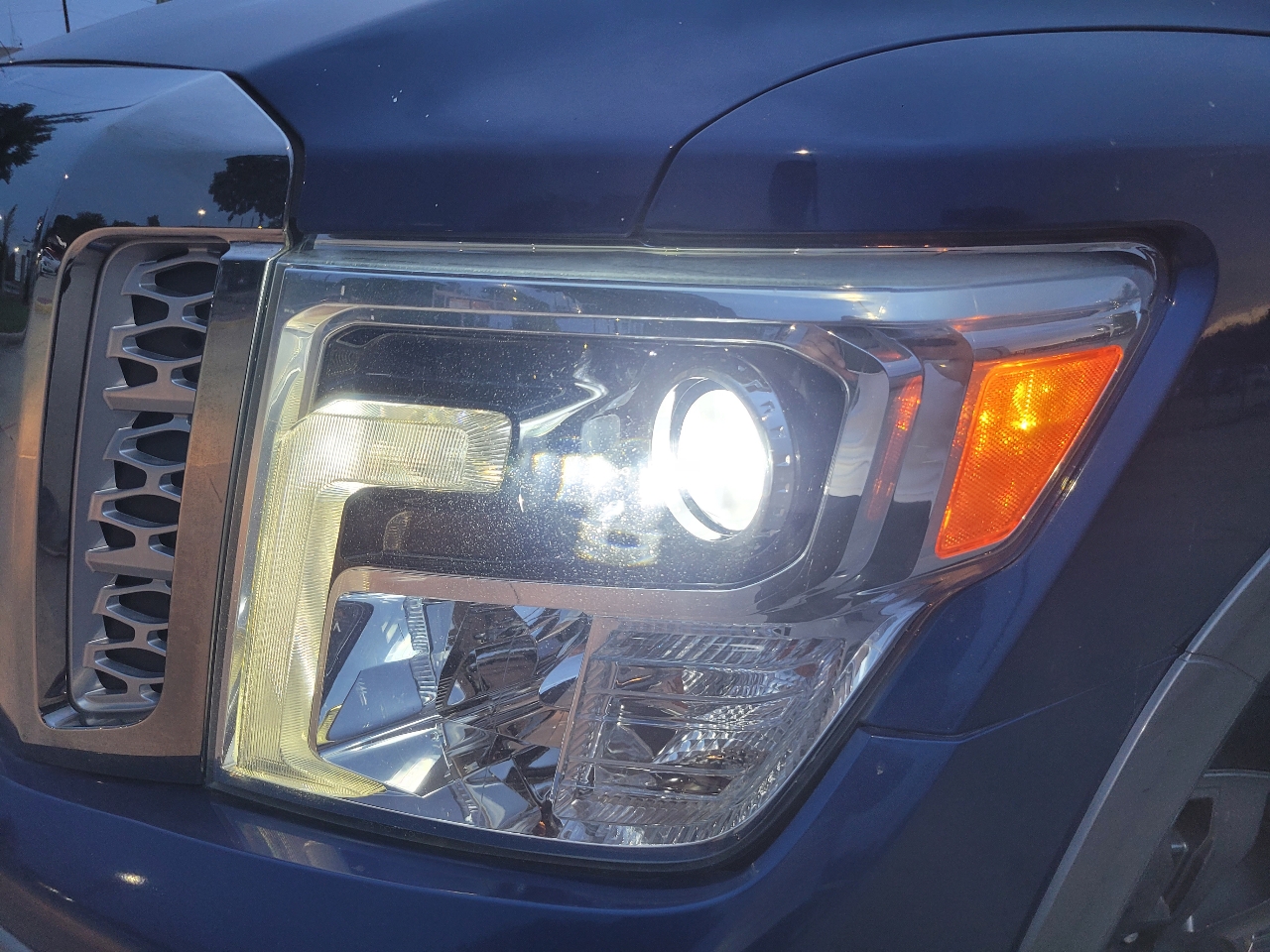 Nissan Titan Platinum Reserve Crew Cab 2WD 2017 Nissan Titan Platinum Reserve Crew Cab 2WD 2017