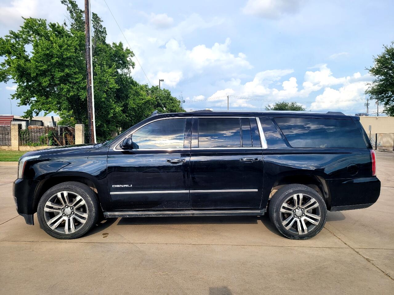 GMC Yukon XL Denali 2WD 2019 GMC Yukon XL Denali 2WD 2019