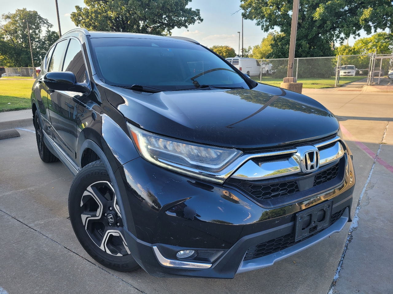 2017 Honda CR-V Touring photo 2