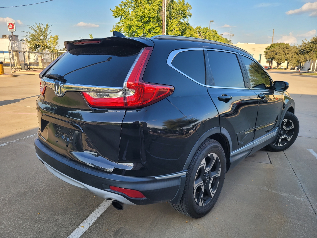 2017 Honda CR-V Touring photo 4