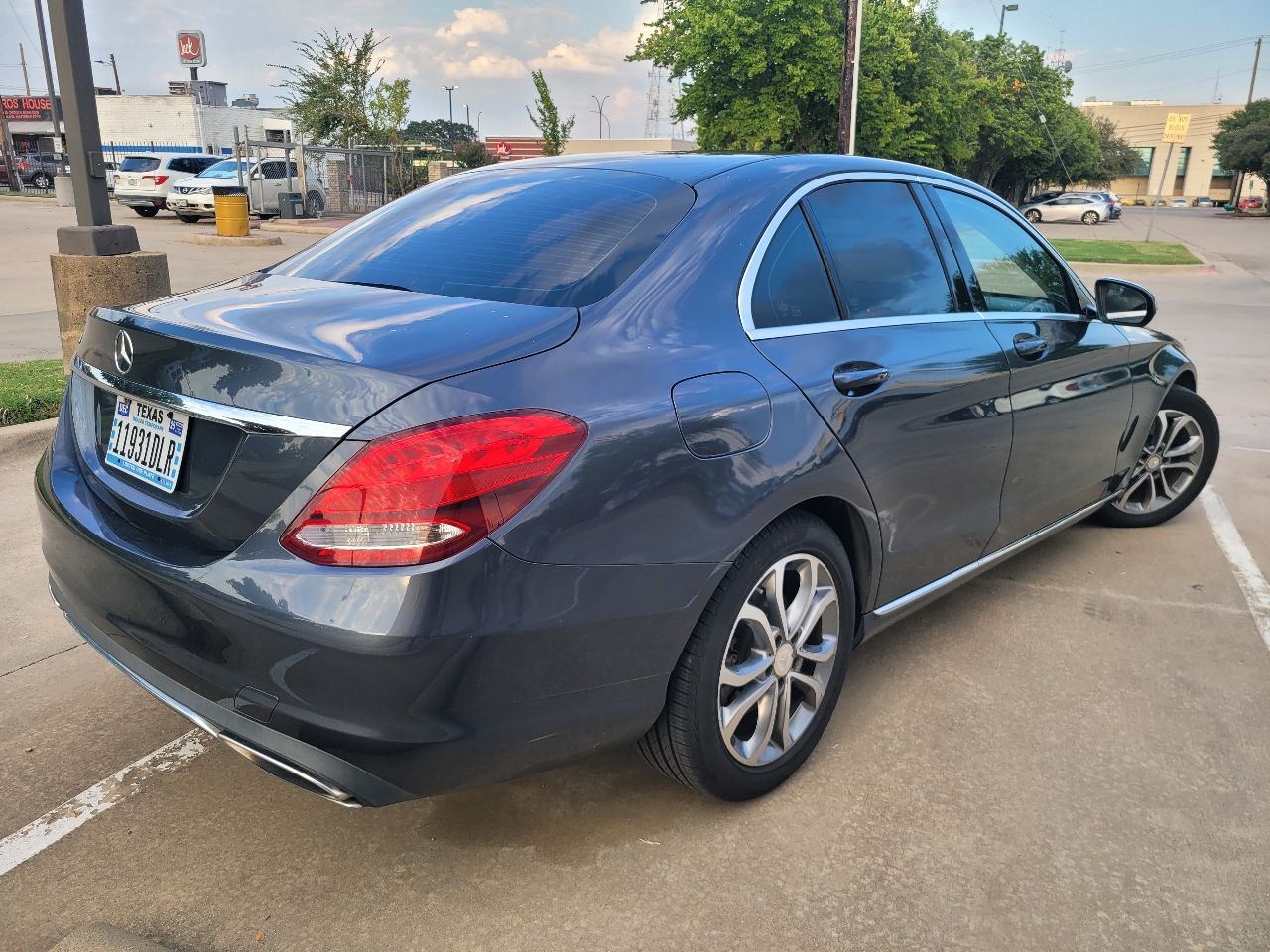 2016 Mercedes Benz C 300 Sedan photo 4