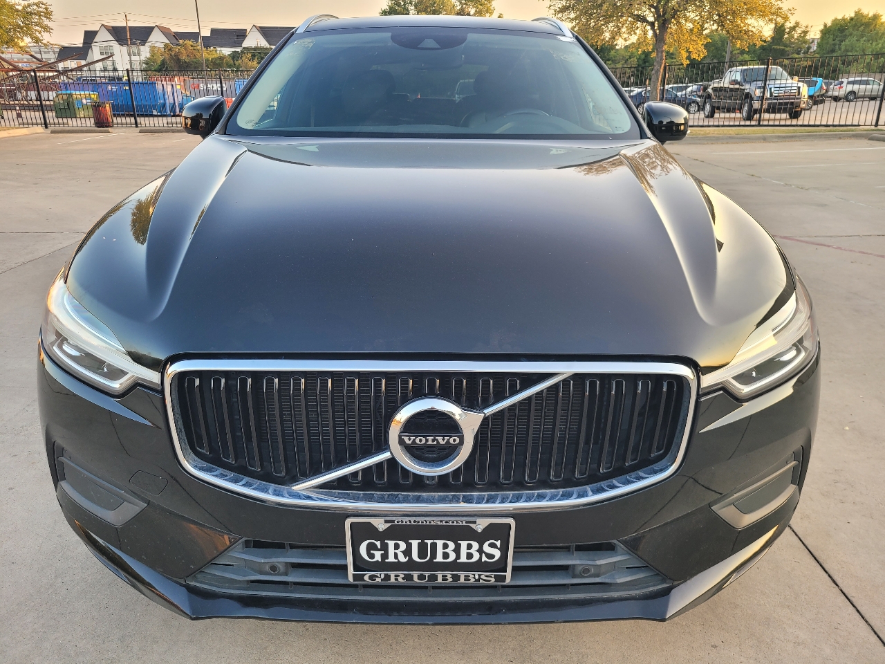 2019 Volvo XC60 T6 Momentum photo 4