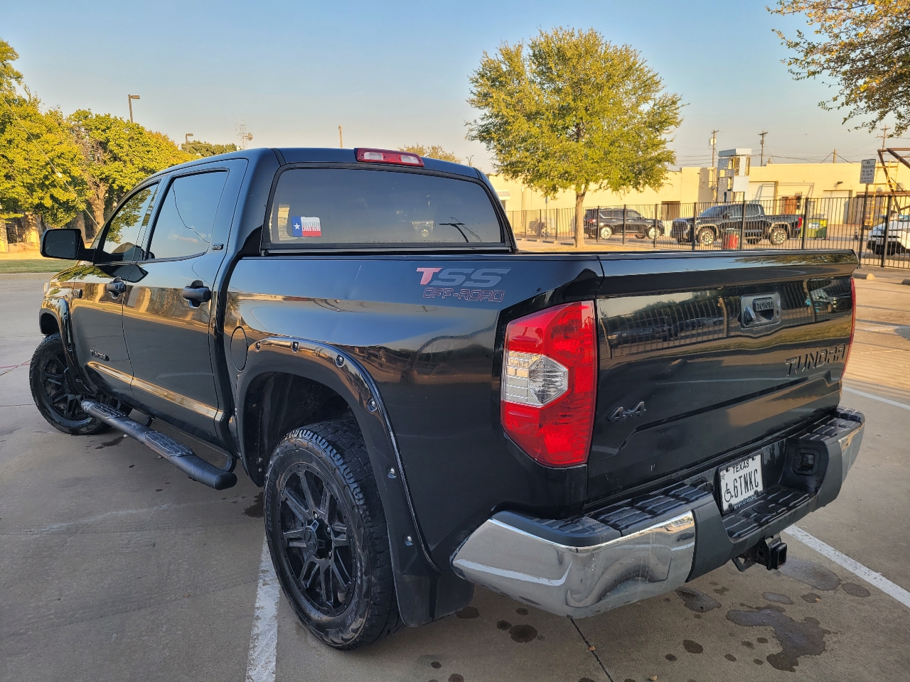 2019 Toyota Tundra SR5 CrewMax photo 3